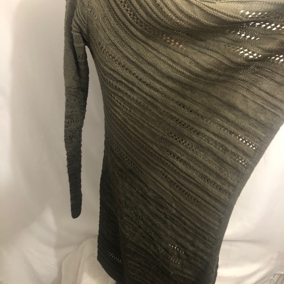 Womens 3 Shade Green Duster Sweater. Size Small. 21” pit to pit. Athleti… - Picture 2 of 10